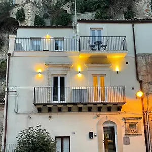 Pensión Moronero, Ragusa